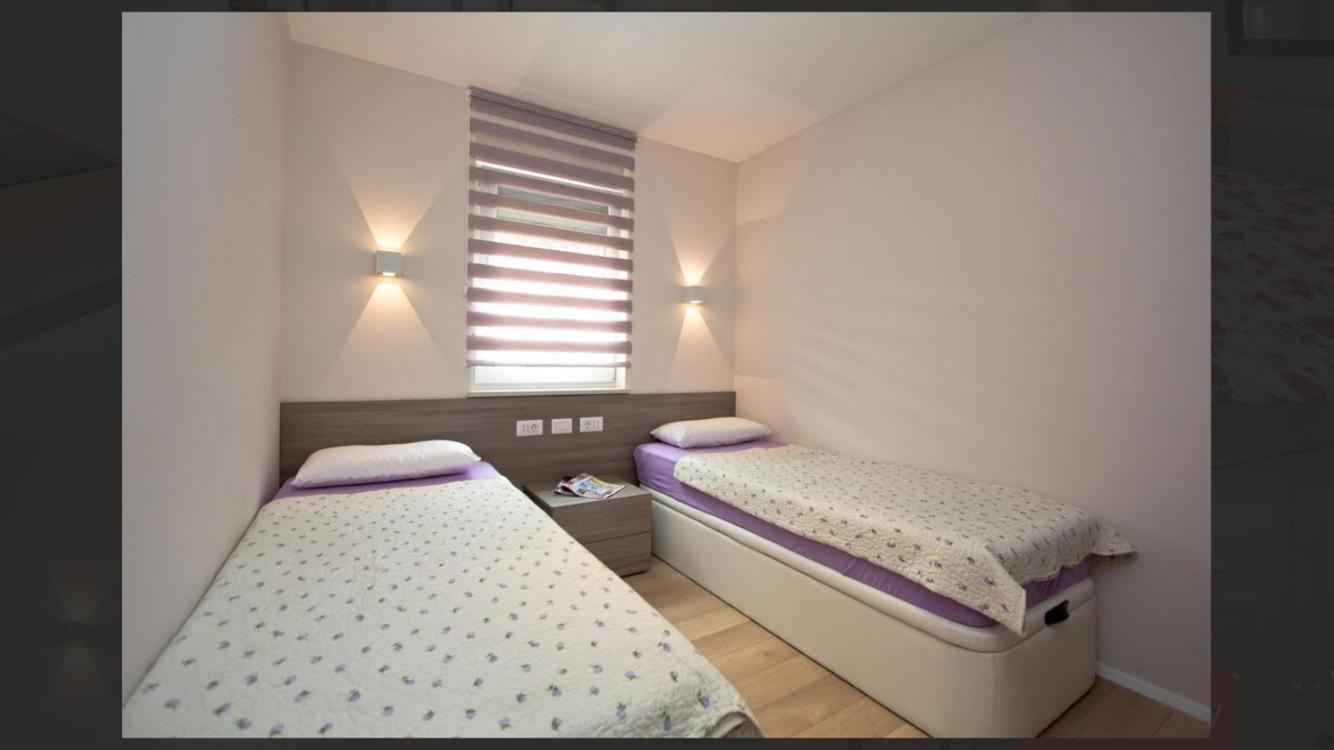 Adria Apartments Porec Esterno foto